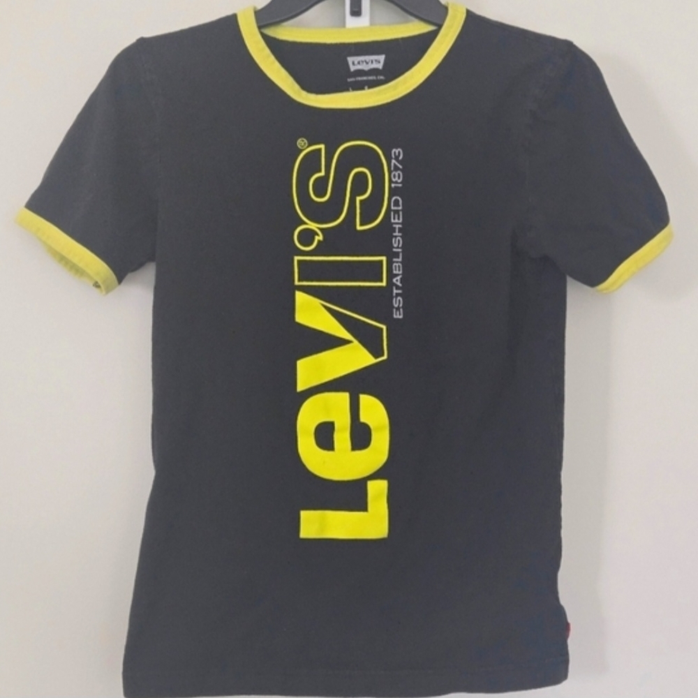 Levi's Kids Tee in Black with Yellow Highlights